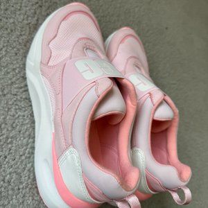 NEW UGG La Flex Sneaker In Posie Pink / White Size 7